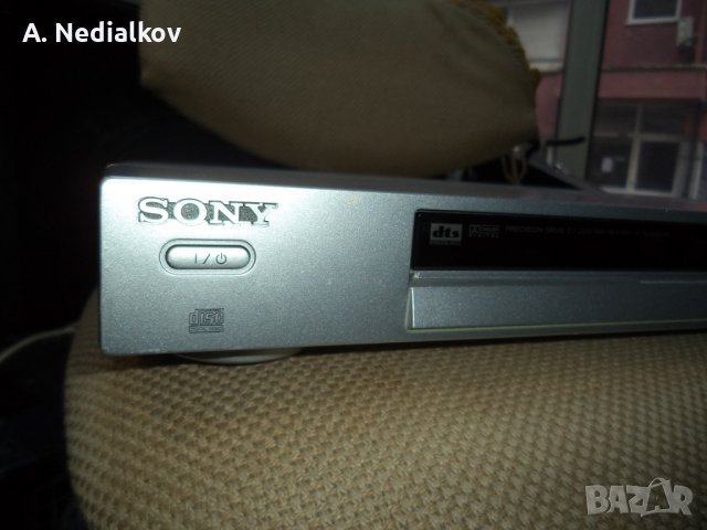 Sony CD/DVD player, снимка 2 - Плейъри, домашно кино, прожектори - 43755917