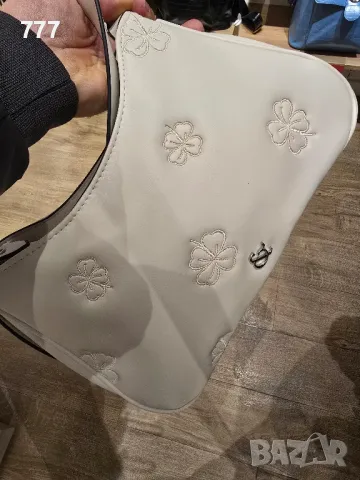 дамска чанта , снимка 2 - Чанти - 48744254