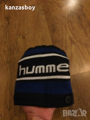 hummel - страхотна зимна шапка КАТО НОВА, снимка 5 - Шапки - 34971579