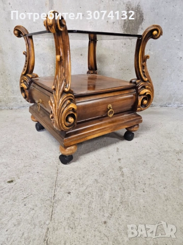 Елегантна италианска холна масичка, снимка 2 - Маси - 53566427