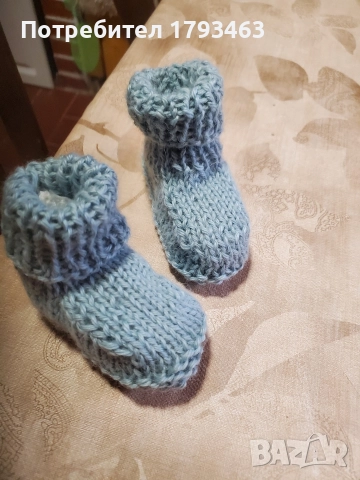 Ръчно плетени бебешки ботушки за бебе до 6 месеца, снимка 13 - Комплекти за бебе - 46466151
