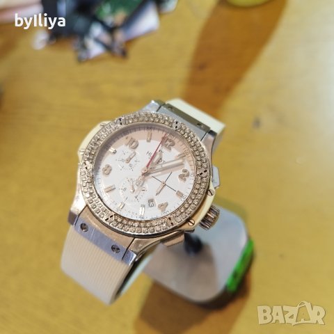 Дамски часовник ! Висококачествена реплика. Швейцарски кварцов механизъм. Отлично състояние., снимка 2 - Дамски - 43828149