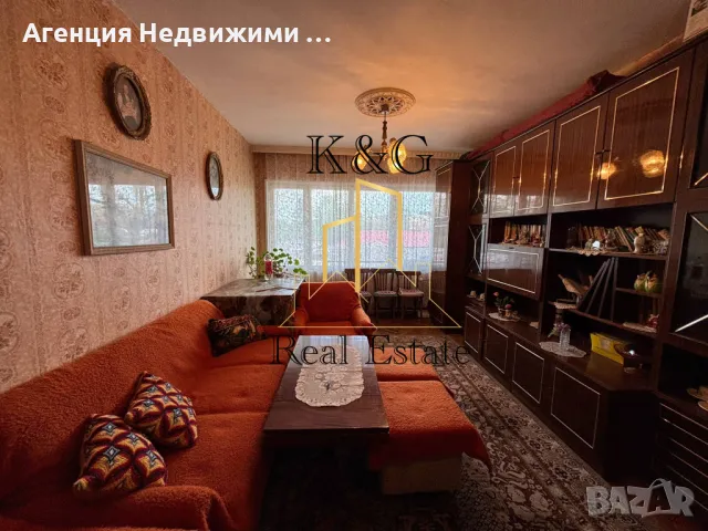 Тристаен тухлен на нисък етаж 