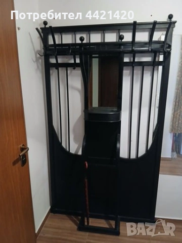 Дървена старинна закачалка 