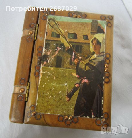 Стара дървена кутия с форма на книга, снимка 5 - Други ценни предмети - 32363528