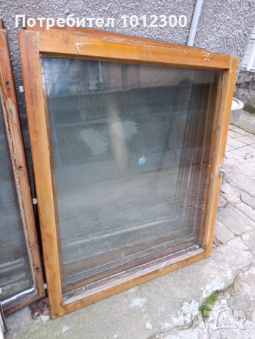 Продавам употребявана дървена дограма