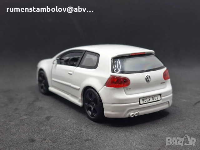 Bburago Golf Mk V, 1:32, снимка 3 - Коли, камиони, мотори, писти - 52931777