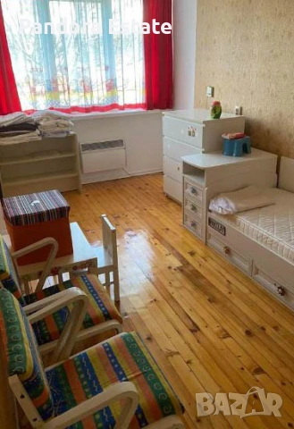 Продава четиристаен апартамент в кв. Изток, снимка 2 - Апартаменти - 53372428