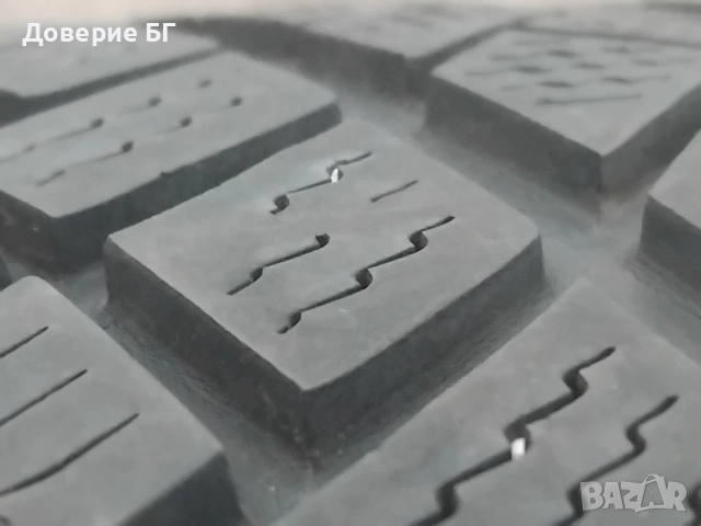 Гуми 215 65 17 Вредещайн Vredestein 4 броя. Нов внос. Не са нови!