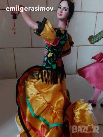 Танцуващи кукли и две преспапиета., снимка 5 - Други ценни предмети - 37546051