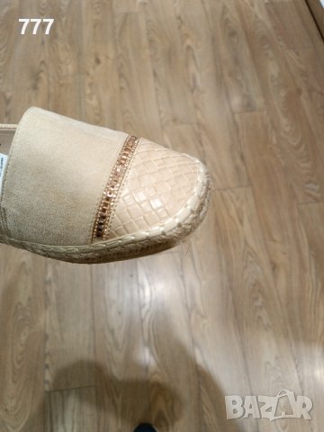 обувки , снимка 2 - Дамски ежедневни обувки - 43586399