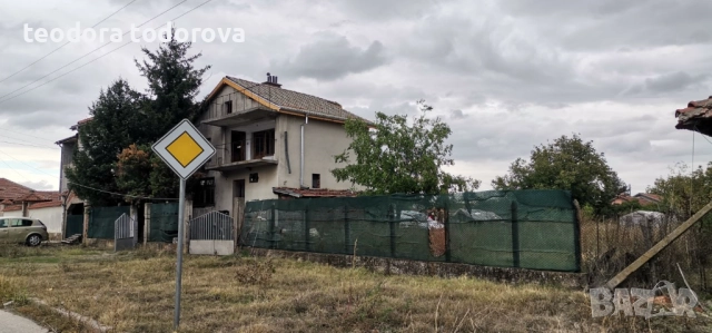 Продавам къща в с. Генералово