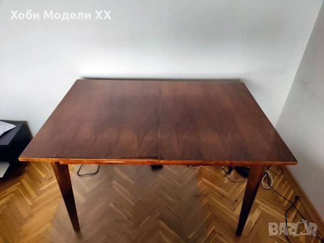 Разтегателна трапезна маса от масив