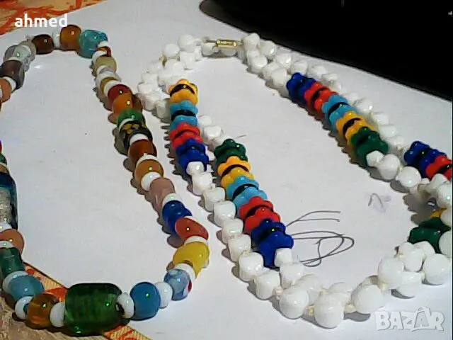 2бр стари красиви колиета естествени камени