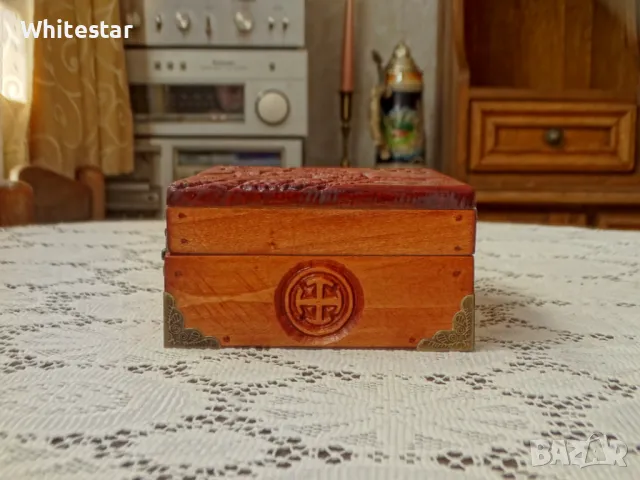 Резбована кутийка "Царевец", снимка 3 - Декорация за дома - 49784789