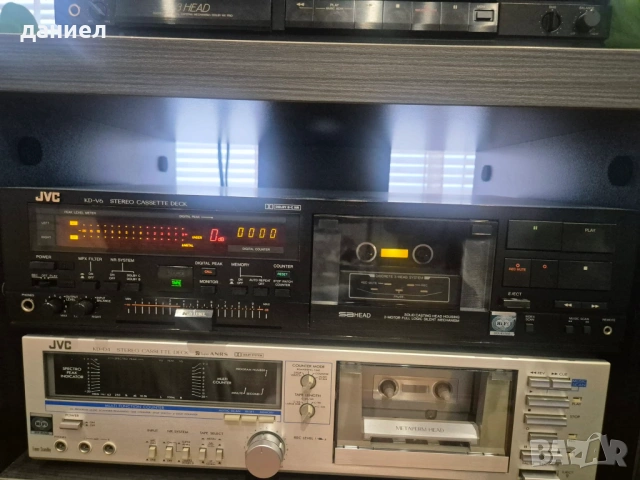 Триглав касетен дек JVC KD-V6 с отличен външен вид и перфектен технически, снимка 2 - Декове - 53382069