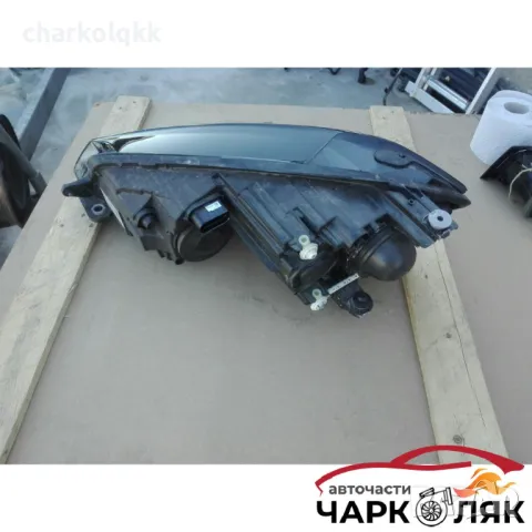 фар десен Фолксваген голф 7, снимка 4 - Части - 47835776