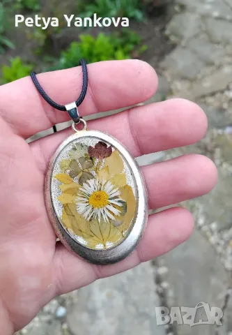 Колие от естествени цветя , снимка 12 - Колиета, медальони, синджири - 46654375