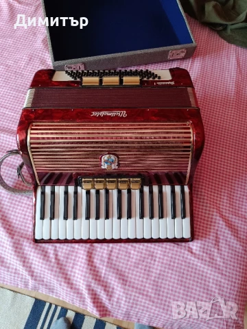 Акордеон Weltmeister 80 баса