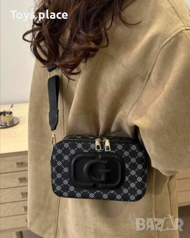 Дамска чанта Guess, снимка 4 - Чанти - 50683263