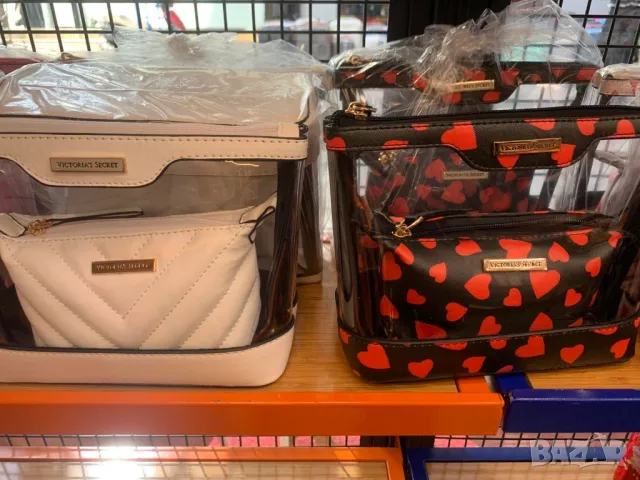 чанти / несесери victoria's secret, снимка 2 - Чанти - 50416862