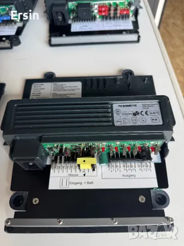 КОМБИНИРАНО ЗАРЯДНО Dometic ЗА БАТЕРИИ И ЗАХРАНВАНЕ ЗА 12 V, снимка 6 - Части - 49801007