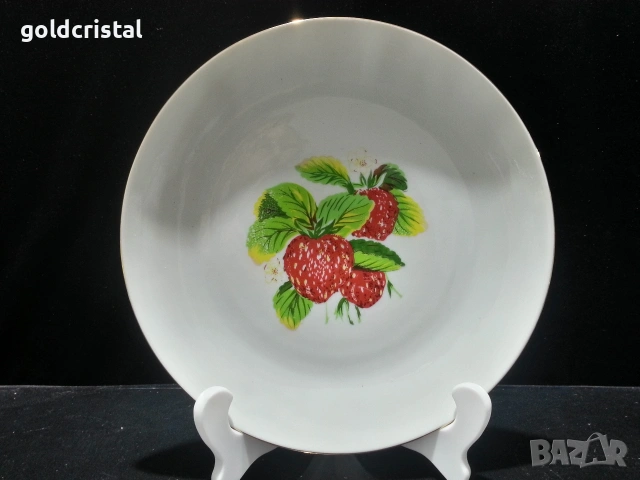 Стар български порцелан плато кръгло ягоди