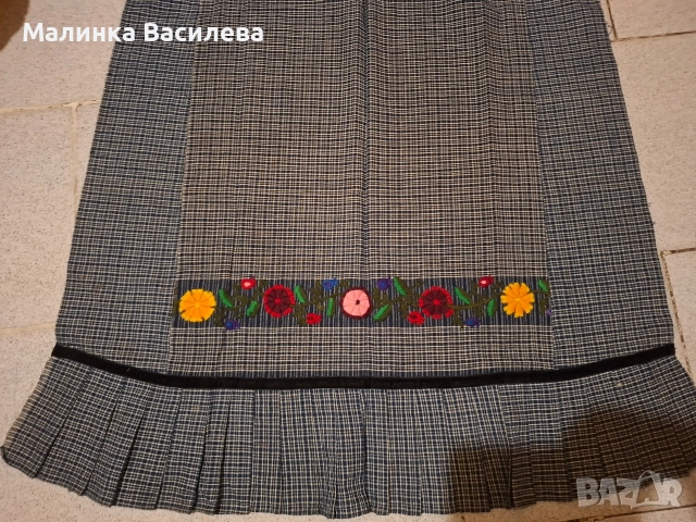 Бродирана престилка 