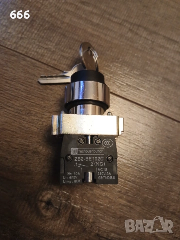 2-позиционен ключ, самонулиращ се, заключване с захранване, комплект ключове ZB2-BE101 ZB2-BE102C, снимка 3 - Друга електроника - 53459992