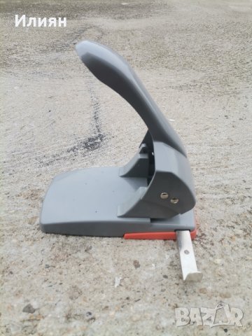 Перфоратор, снимка 2 - Ученически пособия, канцеларски материали - 43407090