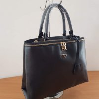 Черна чанта Prada  код SG31, снимка 1 - Чанти - 37646700