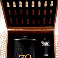 Шах с бутилка за алкохол - Подарък за кръгла годишнина 60, 70 или 80 години, снимка 1 - Подаръци за юбилей - 43541318