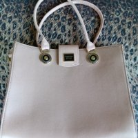 Дамска чанта от изкуствена кожа , снимка 1 - Чанти - 37154077