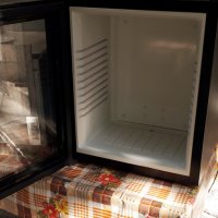 Малка хладилна витрина, снимка 2 - Хладилници - 38433709