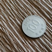 Монета - Южна Корея - 100 вона | 2002г., снимка 1 - Нумизматика и бонистика - 28285749