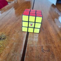 Кубче Rubiks, снимка 1 - Други ценни предмети - 34858365