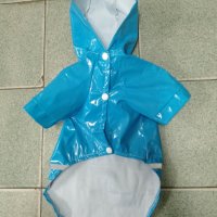 Небесно син лачен дъждобран яке - дрешка с качулка за кученце Размер С, снимка 3 - За кучета - 43640121