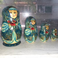 Красива ръчно рисувано руска дървена кукла Матрьошка, снимка 2 - Антикварни и старинни предмети - 37714870