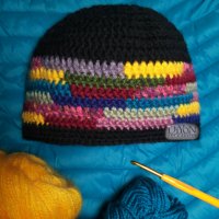 Пъстра топла плетена шапка за дами, снимка 2 - Шапки - 38874082