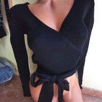 Черна блуза нова, снимка 1 - Блузи с дълъг ръкав и пуловери - 43489135