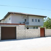 Двуетажна къща с площ от 420 м2. Продается дом в Варне, Болгария у моря. Купить дом в Болгарии, снимка 2 - Къщи - 10832710