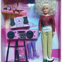 Кукла с атрактивна визия, диско водеща с касетофон и още аксесоари, снимка 2 - Кукли - 35159100