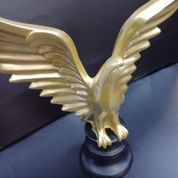 Златен орел с разперени крила висококачествен полирезин , снимка 5 - Статуетки - 43210514