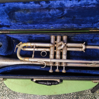 Hirsbrunner Sumiswald B-trompete - Б Тромпет с твърд куфар /Switzerland/, снимка 2 - Духови инструменти - 44860136