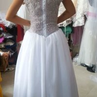 сватбена булчинска рокля със собствен обем и сияещ гръб, снимка 4 - Сватбени рокли - 27190033