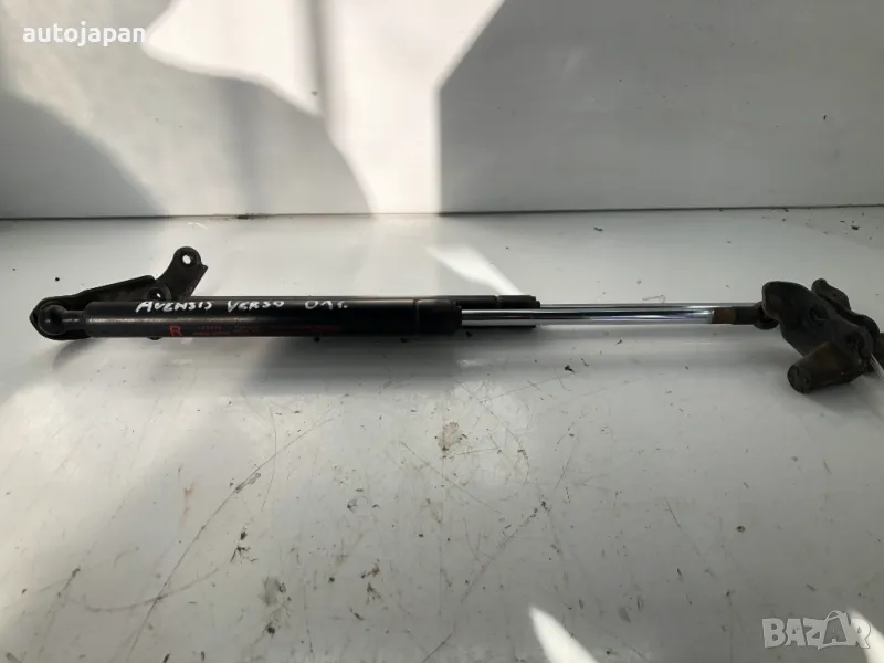  Амортисьори за багажник  Toyota Avensis Verso 2.0 D 116hp 1CD, снимка 1