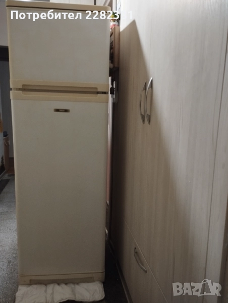 Продавам хладилник с горен фризер Зануси, снимка 1