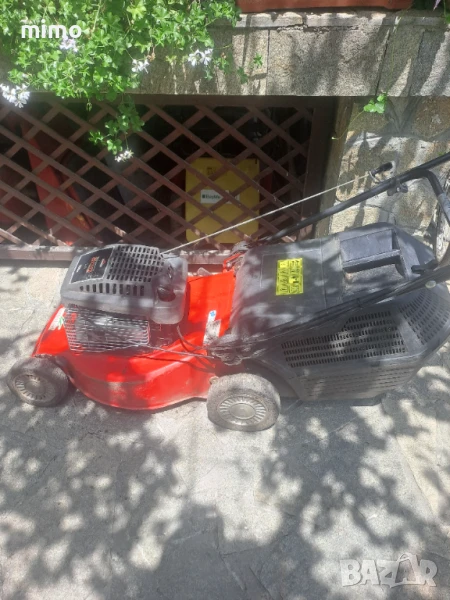 Продавам моторна косачка за трева със самоход., снимка 1