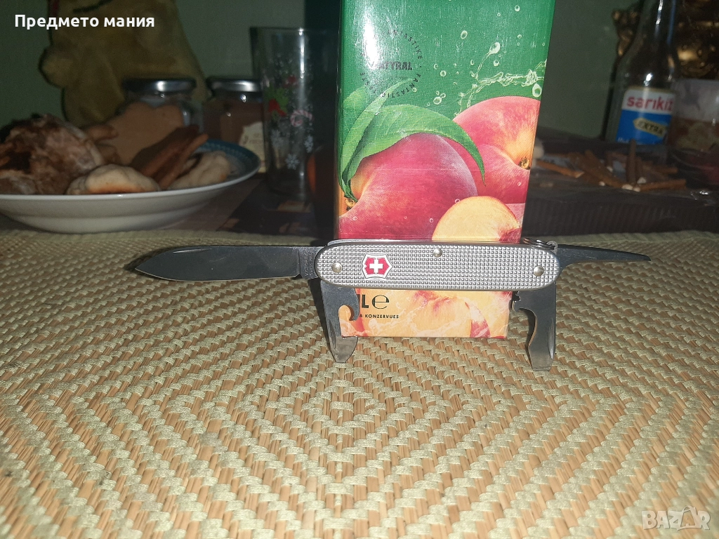 Оригинално швейцарско ножче Victorinox викторинокс  (Alox), снимка 1