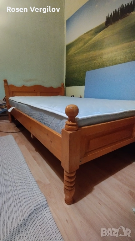 Спалня от масив със здрав матрак., снимка 1